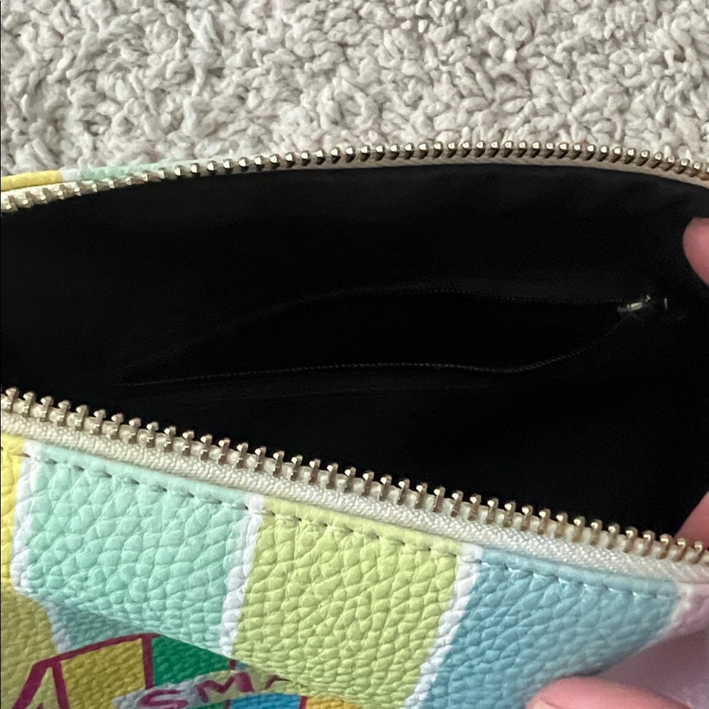Smart Girl candy shaped purse - Picture 3 of 3